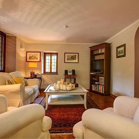 Villa Sleeps 9 Pool Air Con Wifi *