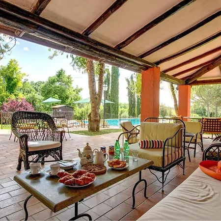 Sleeps 9 Pool Air Con Wifi