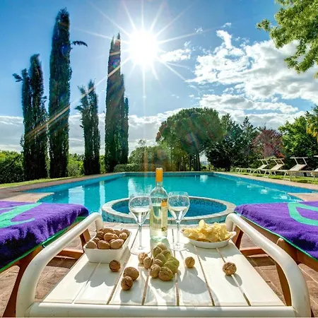 Sleeps 9 Pool Air Con Wifi Giove